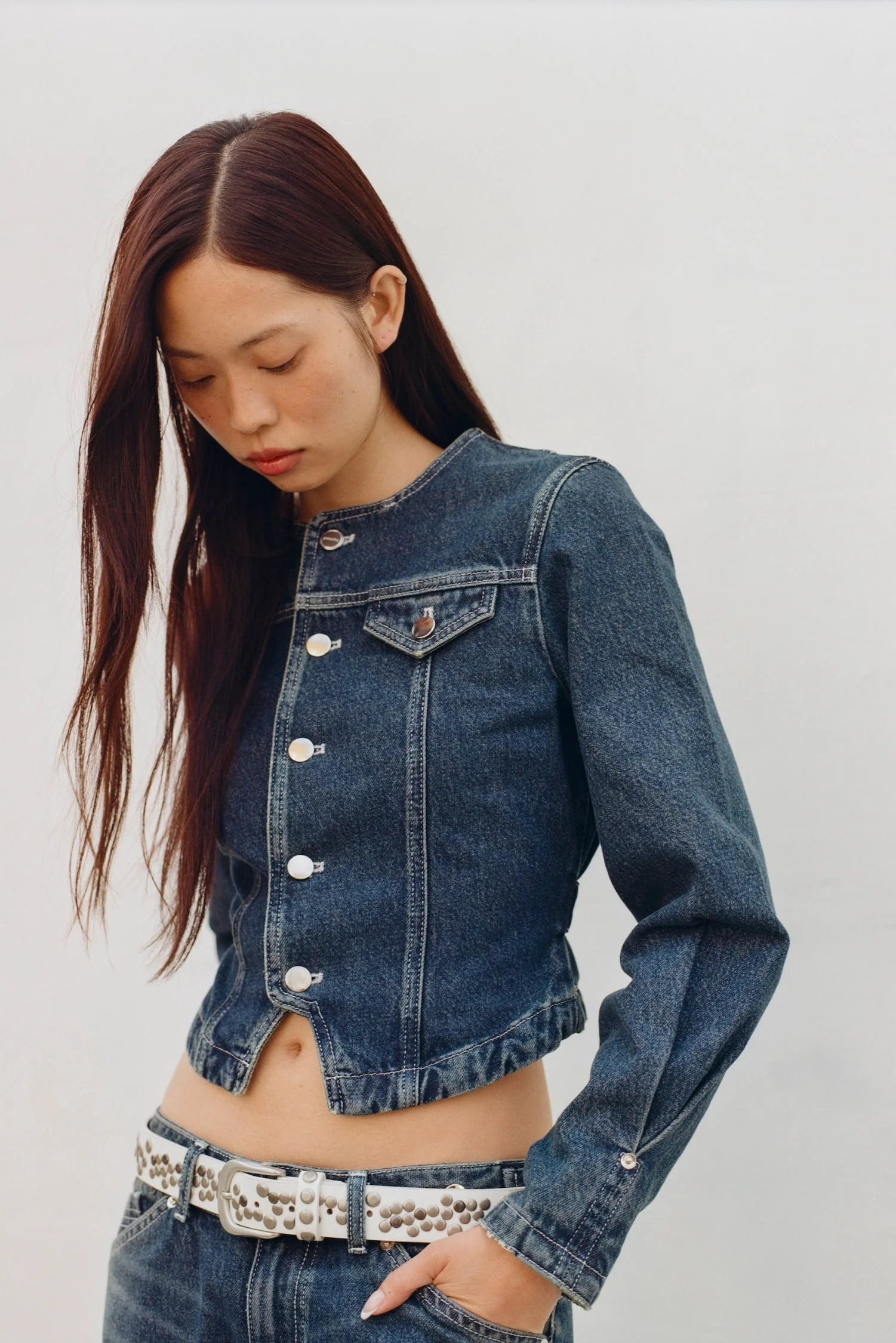 The Goldie Fitted Denim Jacket, Dark Fade - Image 5