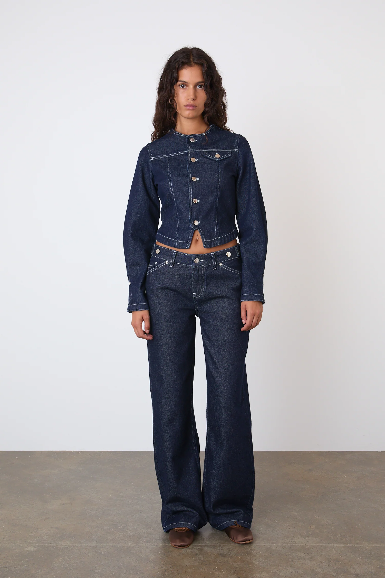 The Goldie Fitted Denim Jacket, Indigo Rinse - Image 3
