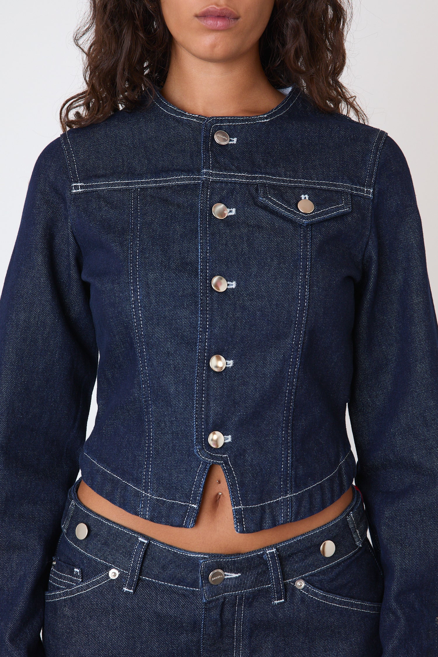 The Goldie Fitted Denim Jacket, Indigo Rinse - Image 5