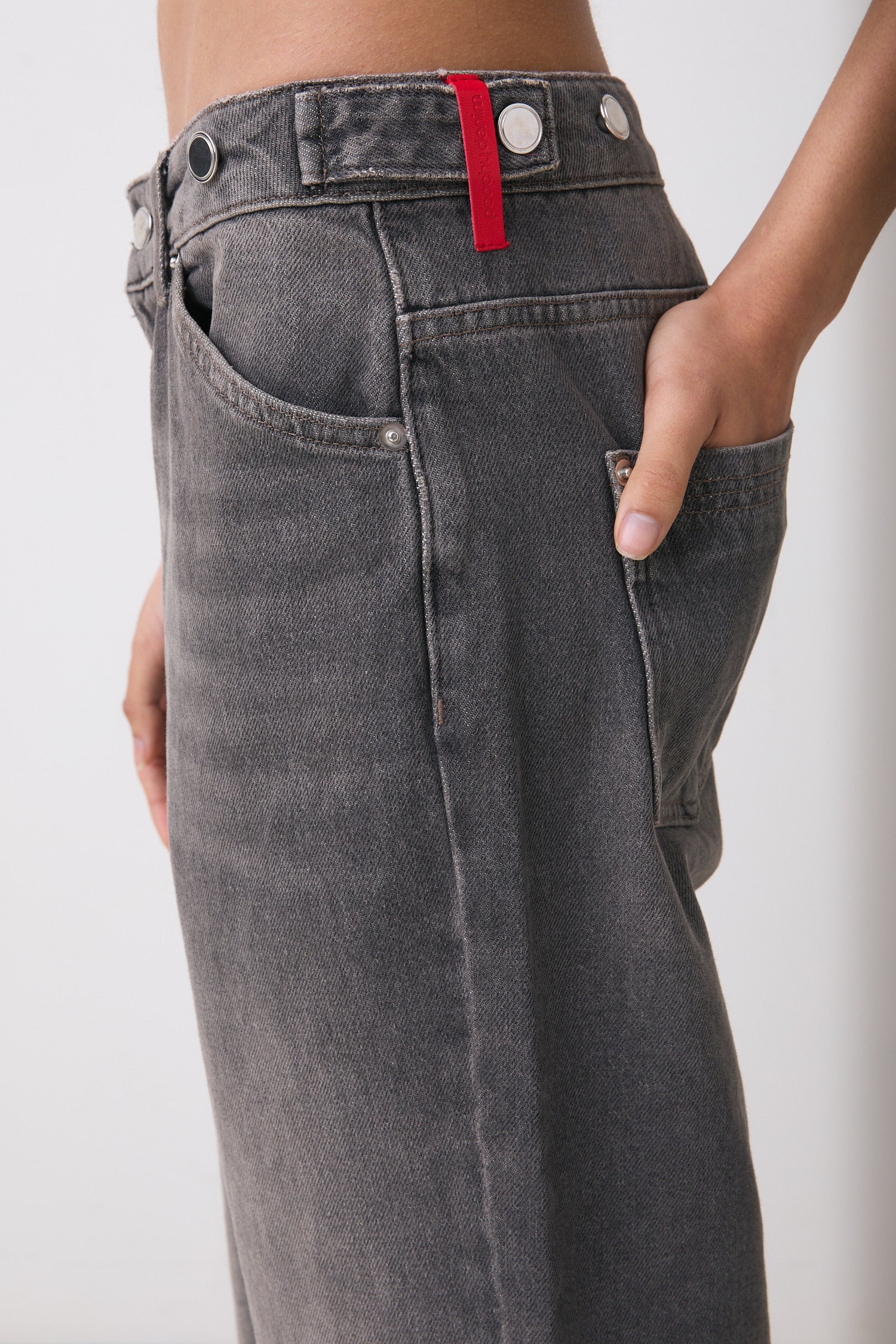 Goldie Relaxed Leg Jeans, Grey Wash - Image 4