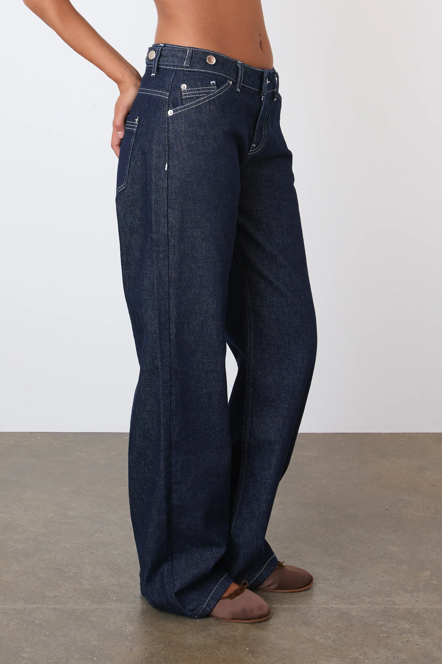 Goldie Relaxed Leg Jeans, Indigo Rinse - Image 4